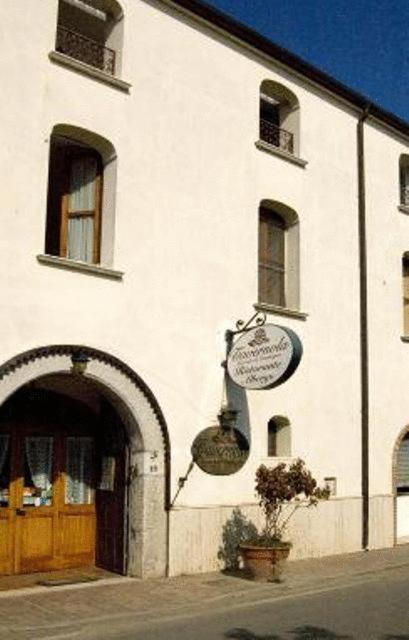 Tavernola - Locanda Di Campagna Баттипалья Экстерьер фото